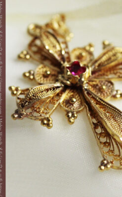 繊細な作りのルビー入り18金無垢クロス・十字架-A0321-8