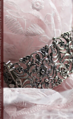 透かし装飾の銀無垢アンティークバングル・ブレスレット 【1900年頃】-A0323-11