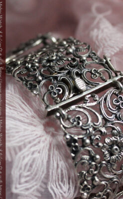 透かし装飾の銀無垢アンティークバングル・ブレスレット 【1900年頃】-A0323-15