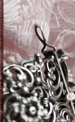 透かし装飾の銀無垢アンティークバングル・ブレスレット 【1900年頃】-A0323-17