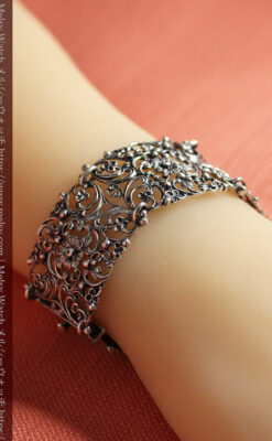 透かし装飾の銀無垢アンティークバングル・ブレスレット 【1900年頃】-A0323-18