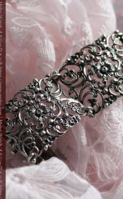 透かし装飾の銀無垢アンティークバングル・ブレスレット 【1900年頃】-A0323-4