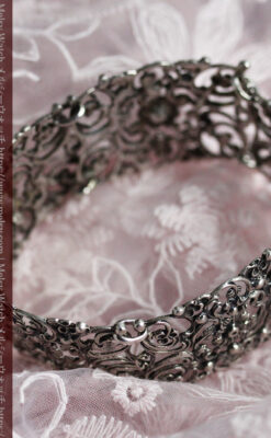 透かし装飾の銀無垢アンティークバングル・ブレスレット 【1900年頃】-A0323-6