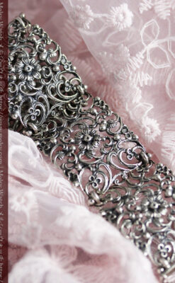 透かし装飾の銀無垢アンティークバングル・ブレスレット 【1900年頃】-A0323-8