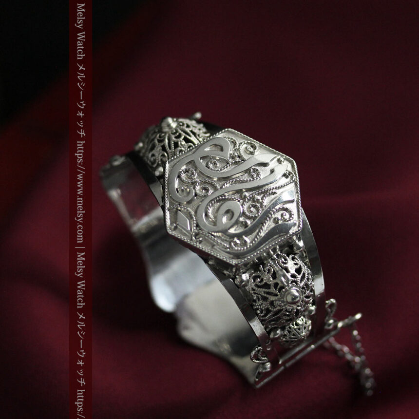 中世の物語に登場するような銀無垢アンティークバングル・ブレスレット-A0324-1