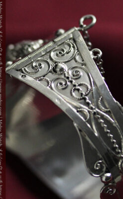 中世の物語に登場するような銀無垢アンティークバングル・ブレスレット-A0324-12