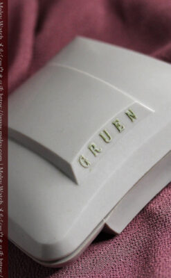 美しきアンティーク 18金無垢グリュエンの女性用腕時計 【1938年頃】ダイヤモンドと青い宝石-W1564-23