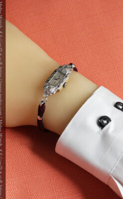 美しきアンティーク 18金無垢グリュエンの女性用腕時計 【1938年頃】ダイヤモンドと青い宝石-W1564-26