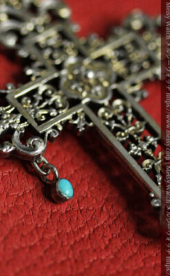 ターコイズとの色合わせが綺麗な銀無垢アンティーククロス・十字架-A0326-6