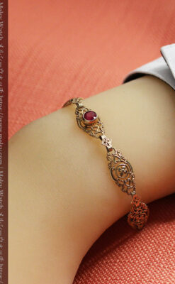 繊細な細工が美しい金無垢アンティークバングル・ブレスレット-A0328-12