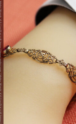 繊細な細工が美しい金無垢アンティークバングル・ブレスレット-A0328-13