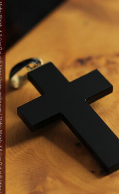 漆黒の上品な黒瑪瑙に真珠と金を合わせたアンティーククロス･十字架 【1880年頃】-A0329-12