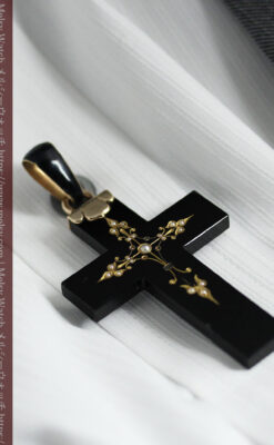 漆黒の上品な黒瑪瑙に真珠と金を合わせたアンティーククロス･十字架 【1880年頃】-A0329-14