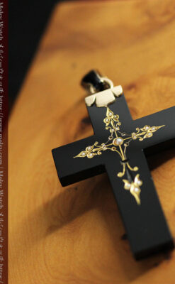 漆黒の上品な黒瑪瑙に真珠と金を合わせたアンティーククロス･十字架 【1880年頃】-A0329-5