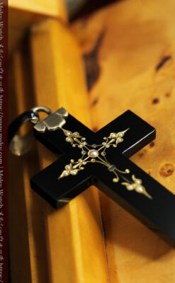 漆黒の上品な黒瑪瑙に真珠と金を合わせたアンティーククロス･十字架 【1880年頃】-A0329-6