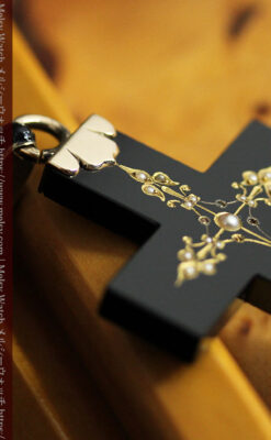 漆黒の上品な黒瑪瑙に真珠と金を合わせたアンティーククロス･十字架 【1880年頃】-A0329-9