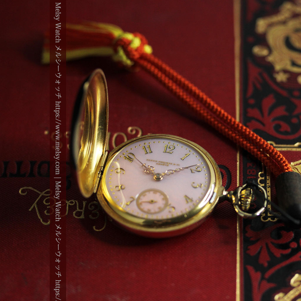 華麗な文字盤が光るパテックフィリップの18金無垢アンティーク懐中時計 【1920年頃】
