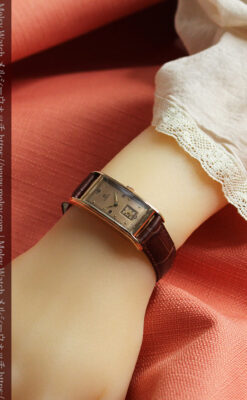 特別感溢れる オメガのローズ色の縦長アンティーク腕時計 【1943年製】-W1579-23