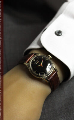 ロンジンのアンティーク腕時計 黒い文字盤に赤のエッセンス 【1954年頃】-W1609-15