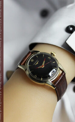 ロンジンのアンティーク腕時計 黒い文字盤に赤のエッセンス 【1954年頃】-W1609-17