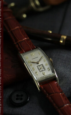 緩やかな曲線が上品な細長いケースのロンジンのアンティーク腕時計【1946年頃】-W1616-8