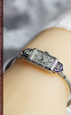 サファイアと大粒のダイヤが輝くグリュエンの金無垢アンティーク腕時計 【1925年頃】-W1620-21