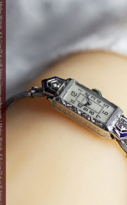 サファイアと大粒のダイヤが輝くグリュエンの金無垢アンティーク腕時計 【1925年頃】-W1620-22