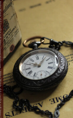 天使の装飾 渋さと深みあるロンジンのアンティーク懐中時計【1892年製】チェーン付き-P2359-5