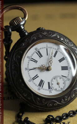 天使の装飾 渋さと深みあるロンジンのアンティーク懐中時計【1892年製】チェーン付き-P2359-6