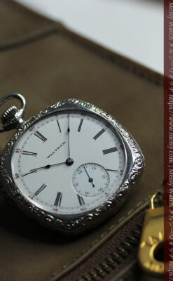 ウォルサムの丸みを帯びた四角形のアンティーク懐中時計【1926年頃】-P2365-8