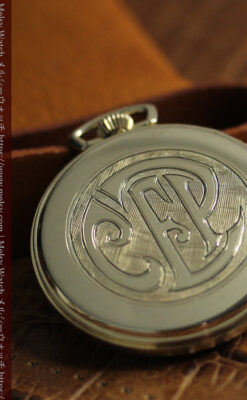 際立つ彫りとサーモンピンクの文字盤 ロンジンのアンティーク懐中時計【1940年頃】-P2369-4