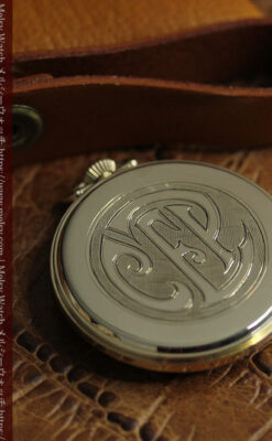 際立つ彫りとサーモンピンクの文字盤 ロンジンのアンティーク懐中時計【1940年頃】-P2369-5