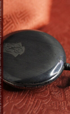 細かな黒と銀のニエロ装飾 オメガの銀無垢アンティーク懐中時計 【1911年頃】-P2378-10