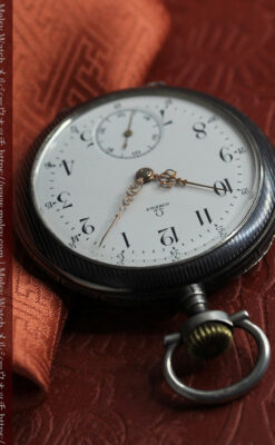 細かな黒と銀のニエロ装飾 オメガの銀無垢アンティーク懐中時計 【1911年頃】-P2378-14