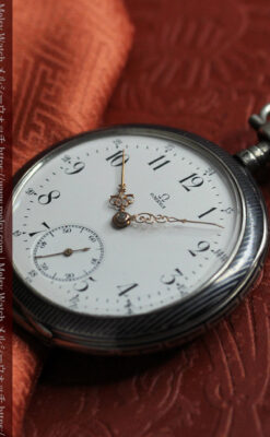 細かな黒と銀のニエロ装飾 オメガの銀無垢アンティーク懐中時計 【1911年頃】-P2378-15