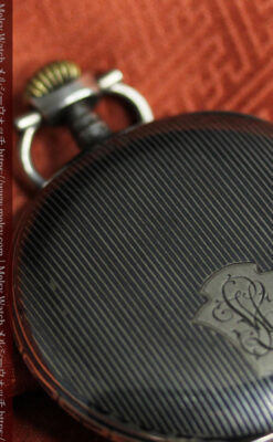 細かな黒と銀のニエロ装飾 オメガの銀無垢アンティーク懐中時計 【1911年頃】-P2378-9