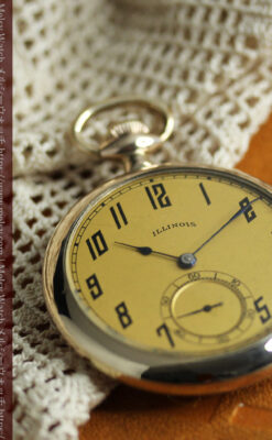 個性的な辛子色を楽しむイリノイのアンティーク懐中時計 【1920年頃】-P2381-2