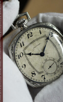 ギョーシェ彫り&四角形 ウォルサムのアンティーク懐中時計 【1920年頃】-P2382-13