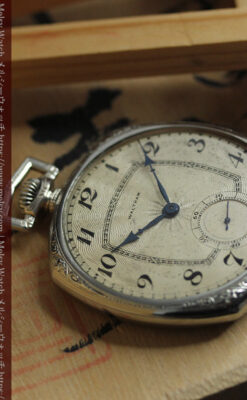 ギョーシェ彫り&四角形 ウォルサムのアンティーク懐中時計 【1920年頃】-P2382-6