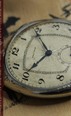 ギョーシェ彫り&四角形 ウォルサムのアンティーク懐中時計 【1920年頃】-P2382-9