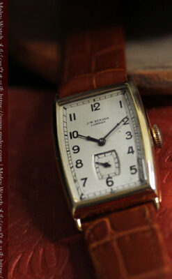 英国ベンソン 品のある縦長の金無垢アンティーク腕時計 【1949年頃】-W1636-13