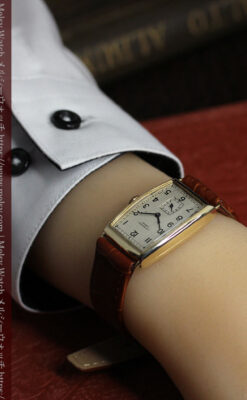 英国ベンソン 品のある縦長の金無垢アンティーク腕時計 【1949年頃】-W1636-20