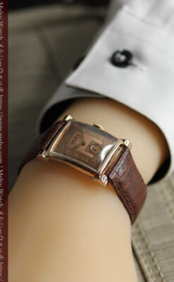 ローズ色&特殊な長方形 グリュエンのアンティーク腕時計 【1942年頃】銀ベゼル-W1640-21