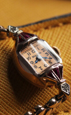 ルビー&ダイヤ 華のあるブローバの女性用アンティーク金無垢腕時計 【1941年製】箱付き-W1643-10