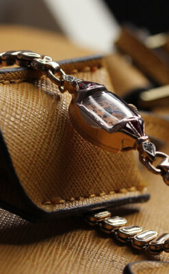 ルビー&ダイヤ 華のあるブローバの女性用アンティーク金無垢腕時計 【1941年製】箱付き-W1643-12