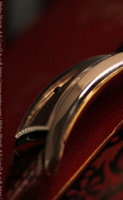 ローズ色の美しいカーベックス 曲線を描くグリュエンのアンティーク腕時計 【1940年頃】-W1644-18