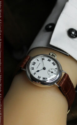 騎士の彫りを持つウォルサム 銀無垢アンティーク腕時計 【1915年製】-W1438-24