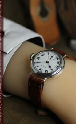 騎士の彫りを持つウォルサム 銀無垢アンティーク腕時計 【1915年製】-W1438-26