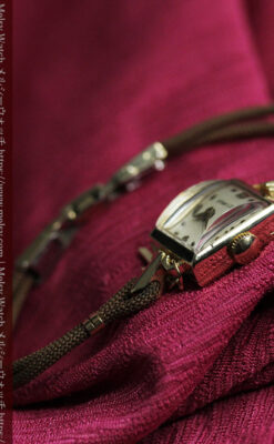 小さな十字架を添えたティファニーの金無垢アンティーク腕時計 【1950年頃】-W1657-12