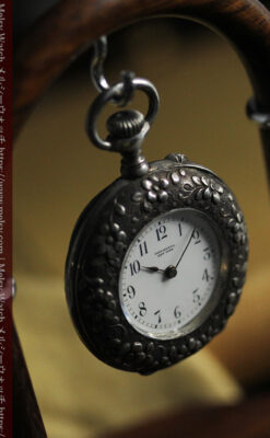 希少なティファニーの懐中時計 繊細で立体的な装飾が美しい銀無垢ケース 【1900年頃】-P2389-17